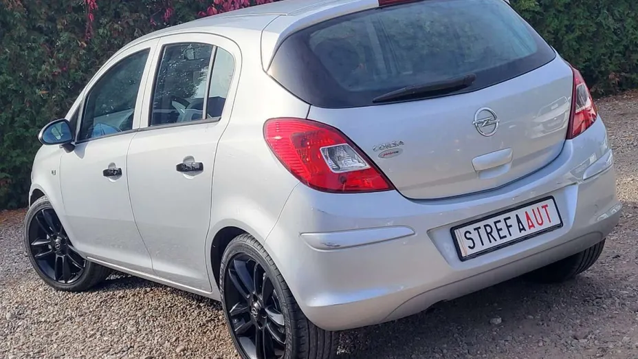OPEL Corsa -
