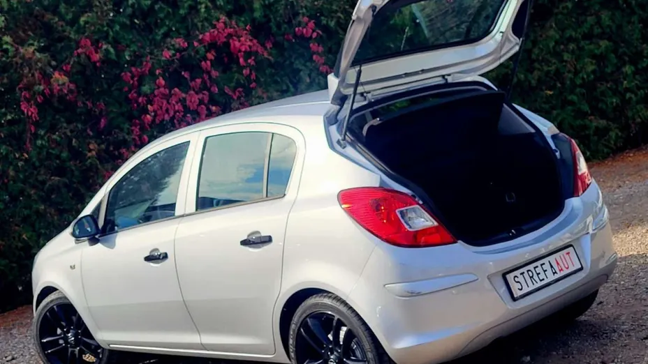 OPEL Corsa -