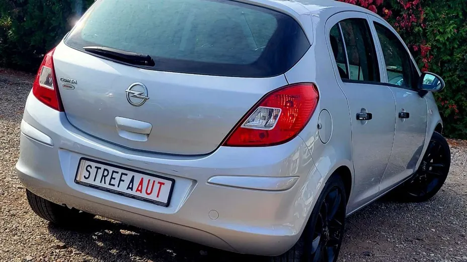 OPEL Corsa -