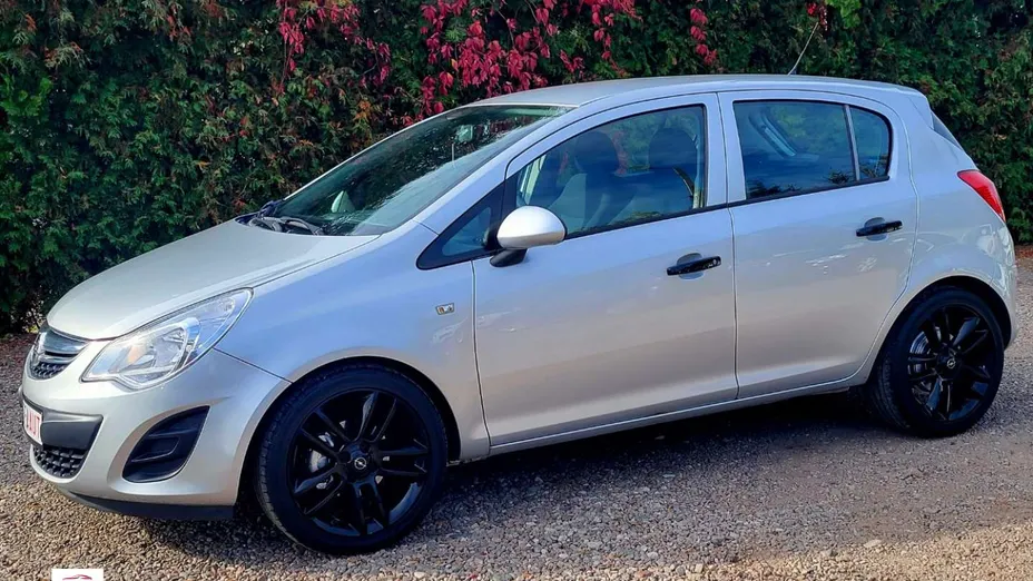 OPEL Corsa -