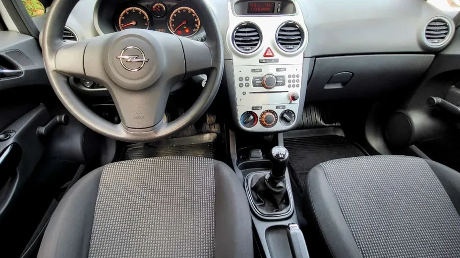 OPEL Corsa -