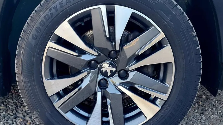 PEUGEOT 2008 -