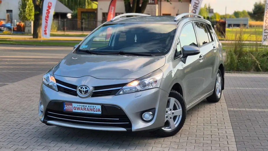 TOYOTA Verso -
