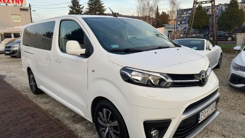 TOYOTA Proace Verso -