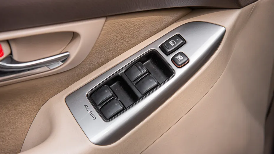 TOYOTA Land Cruiser -