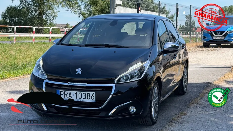PEUGEOT 208 -