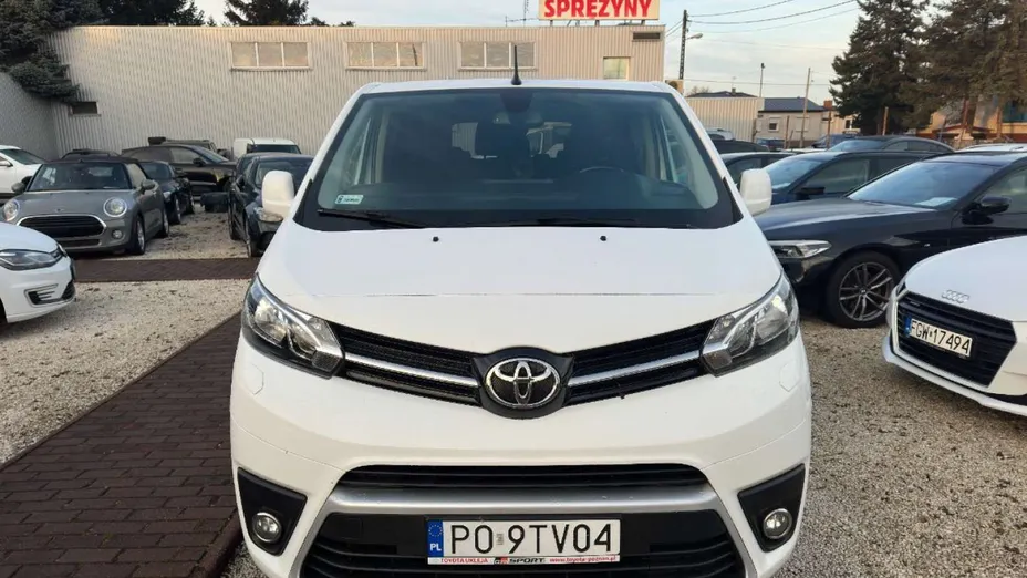 TOYOTA Proace Verso -