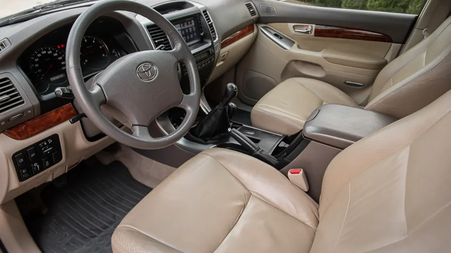 TOYOTA Land Cruiser -