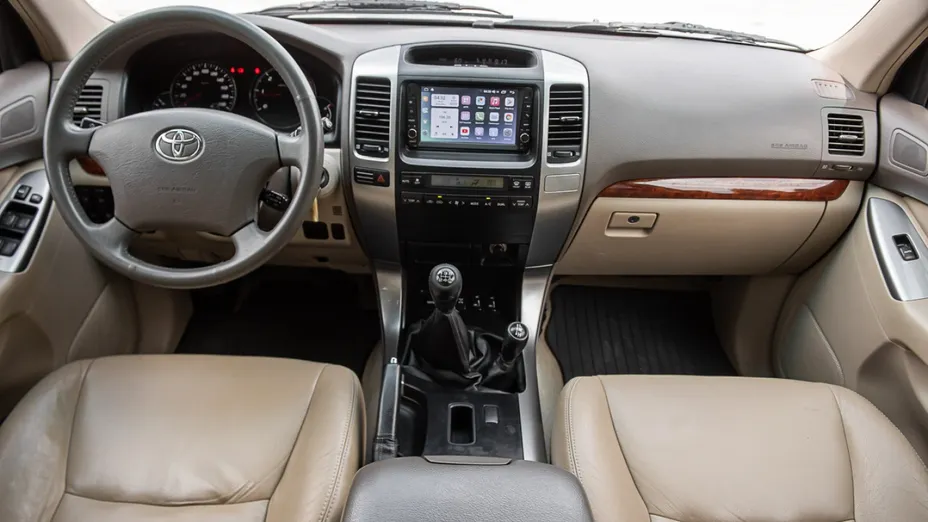TOYOTA Land Cruiser -