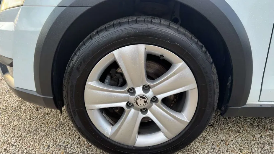 SKODA Octavia -