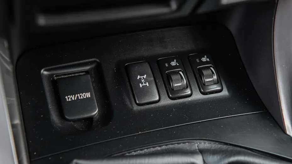 TOYOTA Land Cruiser -