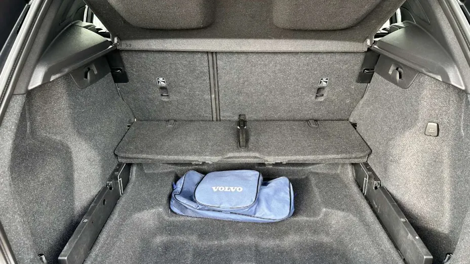 VOLVO XC40 -