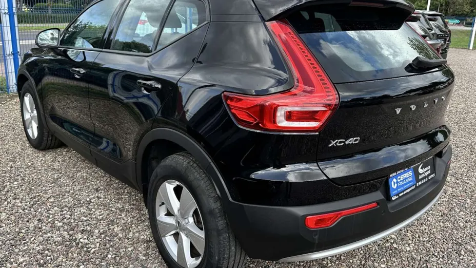 VOLVO XC40 -