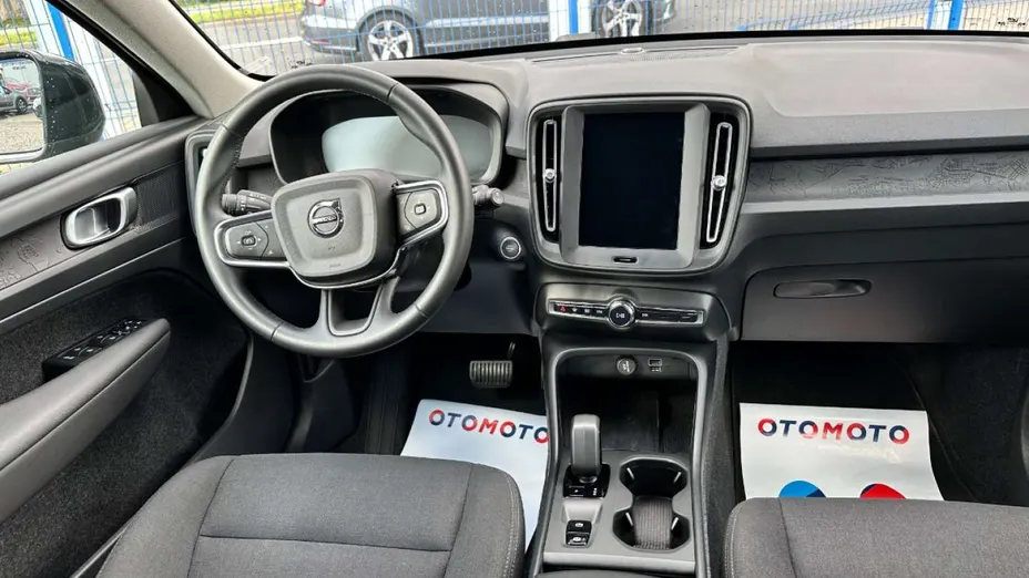 VOLVO XC40 -