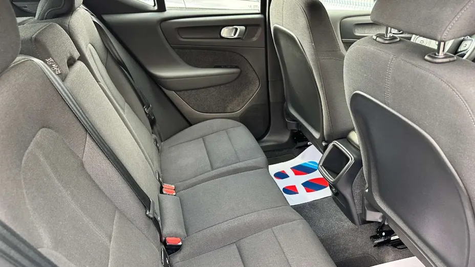 VOLVO XC40 -