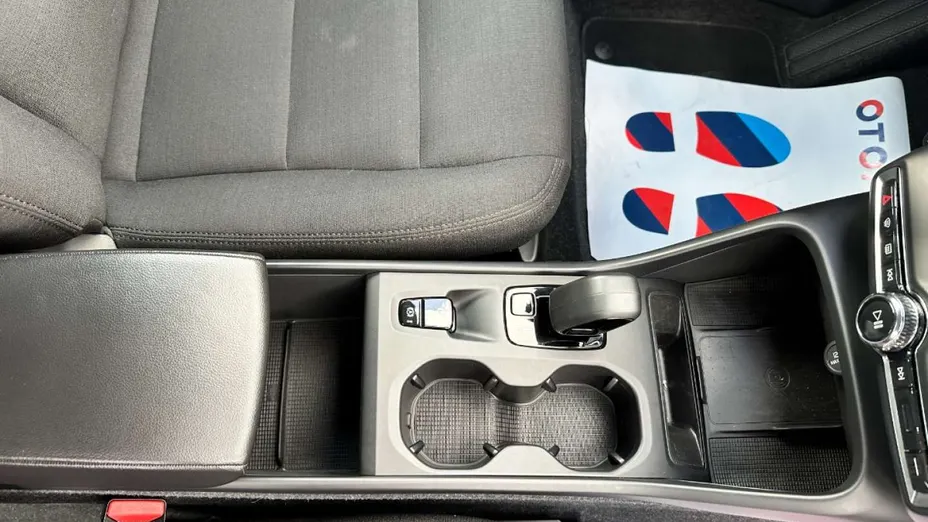 VOLVO XC40 -