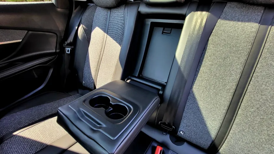 PEUGEOT 3008 -