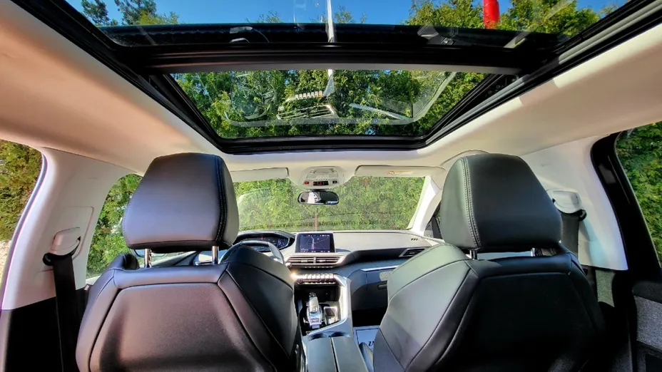 PEUGEOT 3008 -