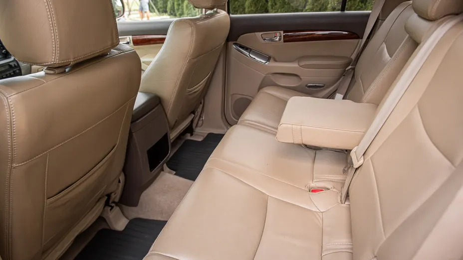 TOYOTA Land Cruiser -