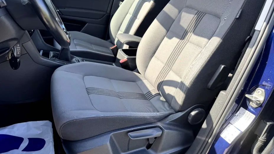 VOLKSWAGEN Golf Sportsvan -
