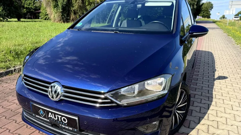 VOLKSWAGEN Golf Sportsvan -