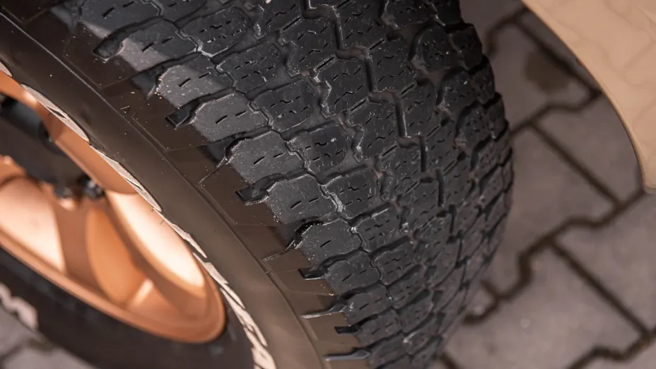 TOYOTA Land Cruiser -