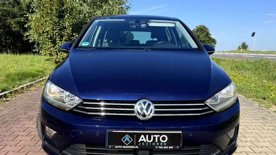 VOLKSWAGEN Golf Sportsvan -