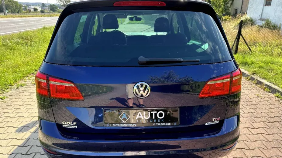 VOLKSWAGEN Golf Sportsvan -