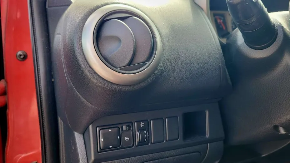 NISSAN Note -