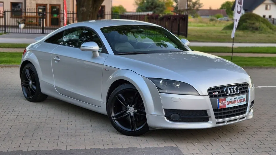 AUDI TT -