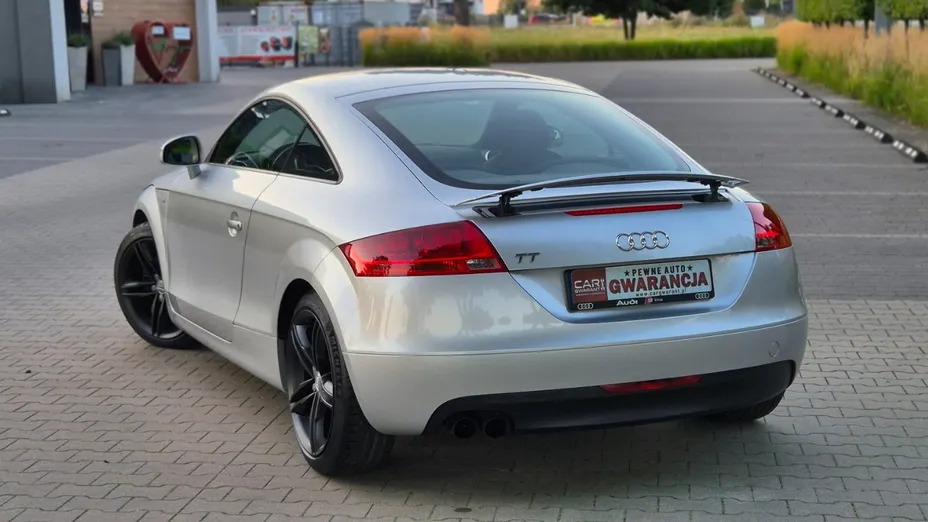 AUDI TT -