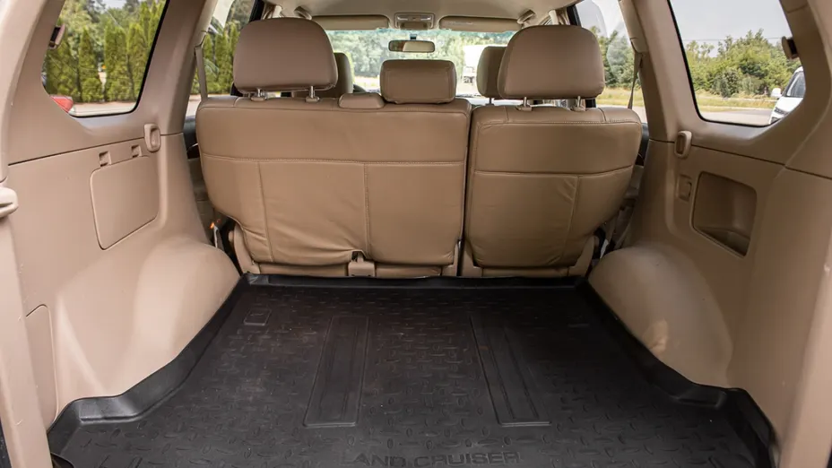 TOYOTA Land Cruiser -