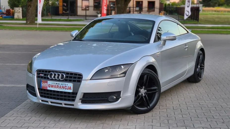 AUDI TT -