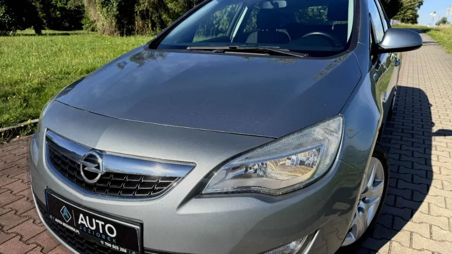 OPEL Astra -