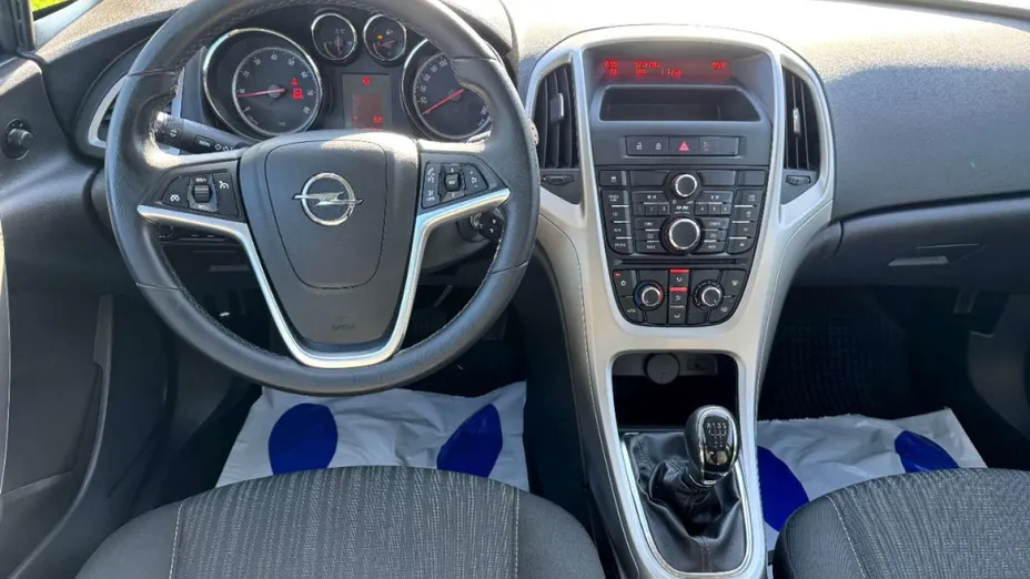 OPEL Astra -