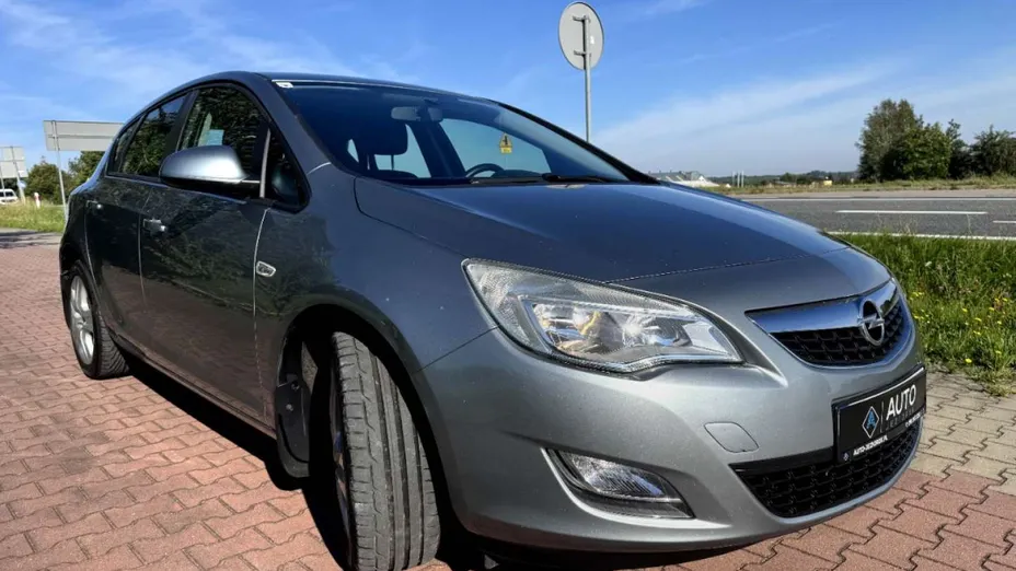OPEL Astra -