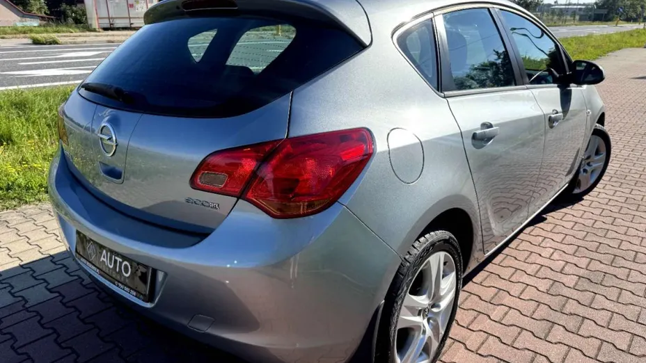 OPEL Astra -