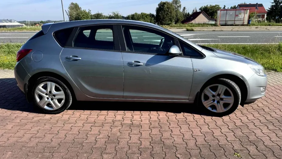 OPEL Astra -