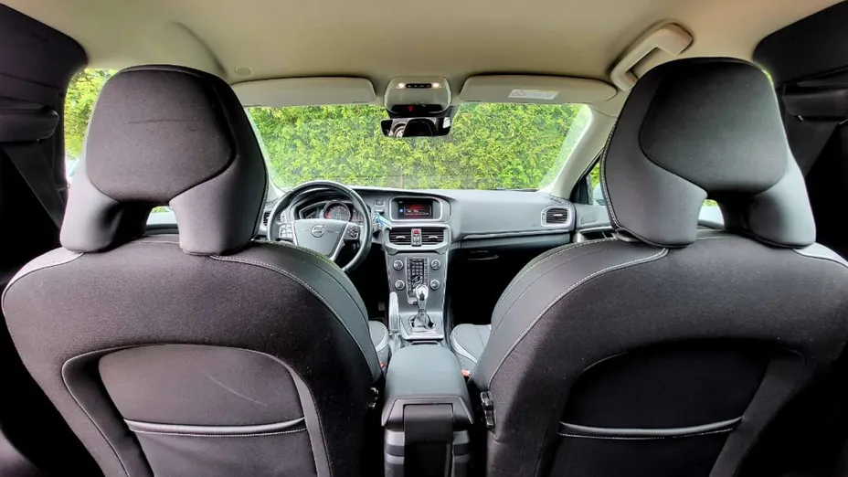 VOLVO V40 -