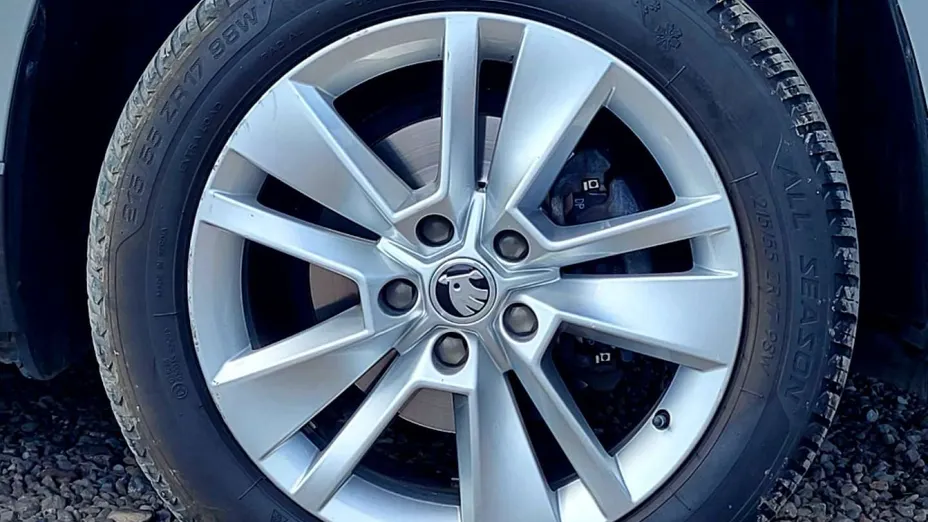 SKODA Karoq -