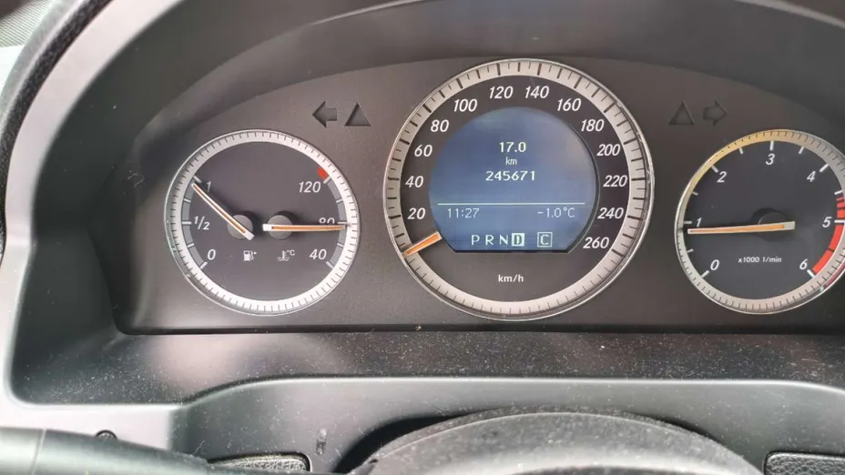 MERCEDES-BENZ C Klasa -