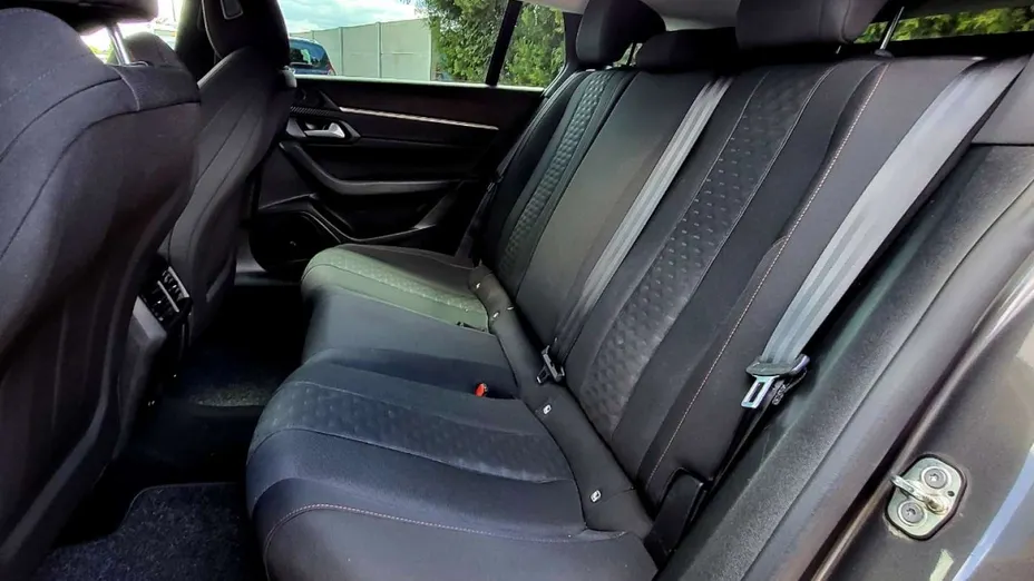 PEUGEOT 508 -