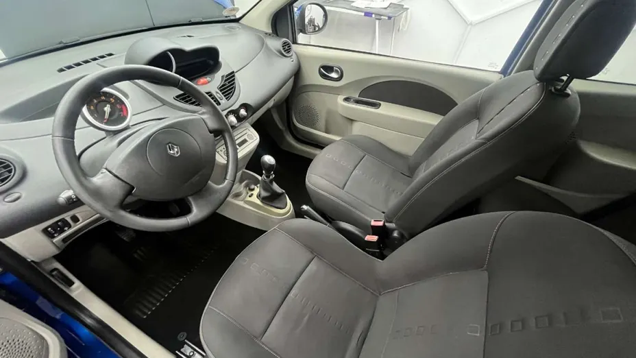 RENAULT Twingo -