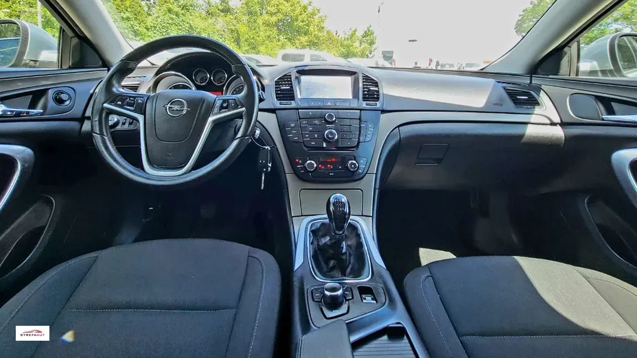 OPEL Insignia -
