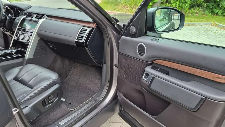 LAND ROVER Discovery -