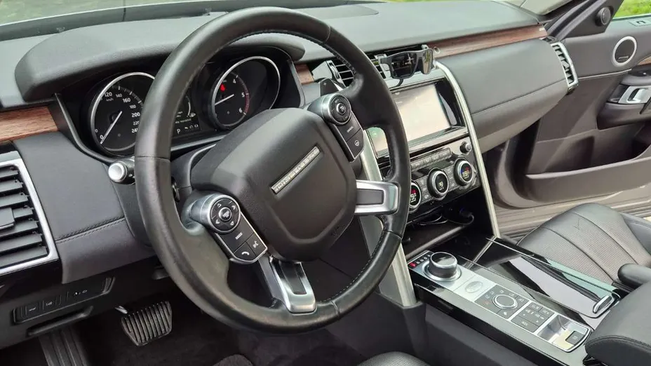LAND ROVER Discovery -