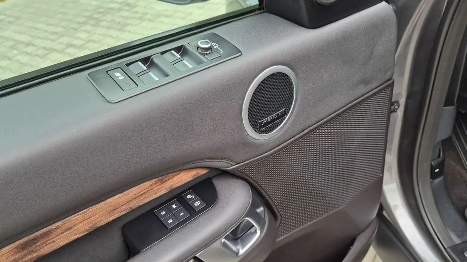 LAND ROVER Discovery -