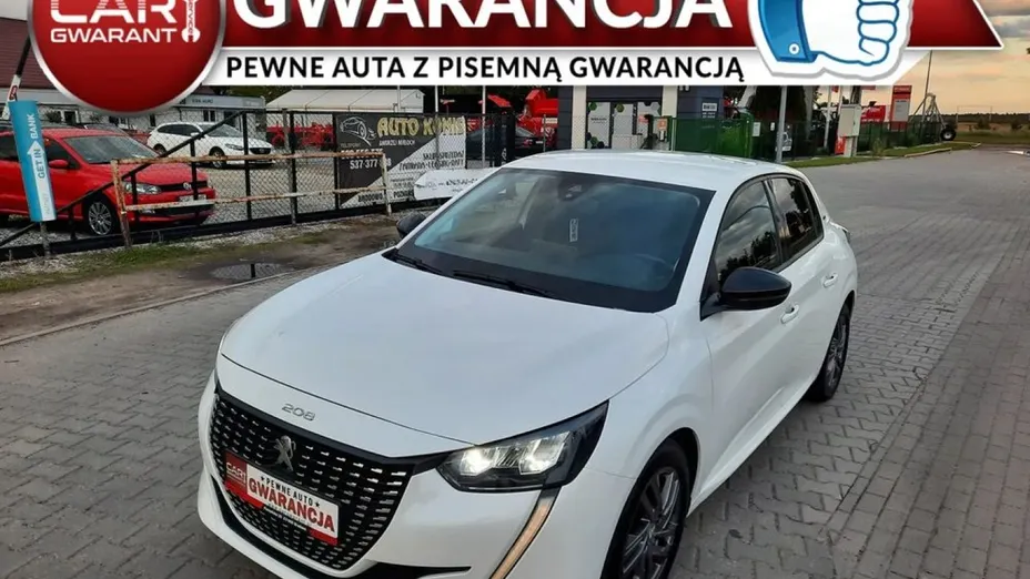 PEUGEOT 208 -