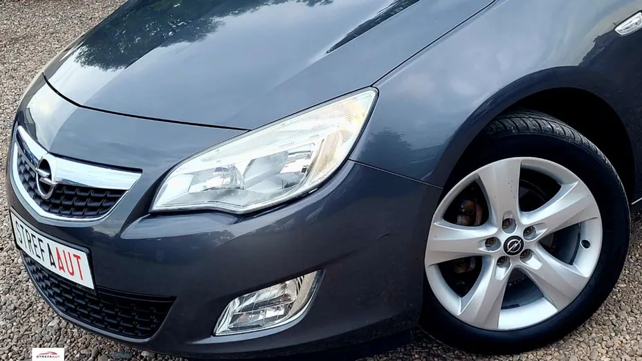 OPEL Astra -