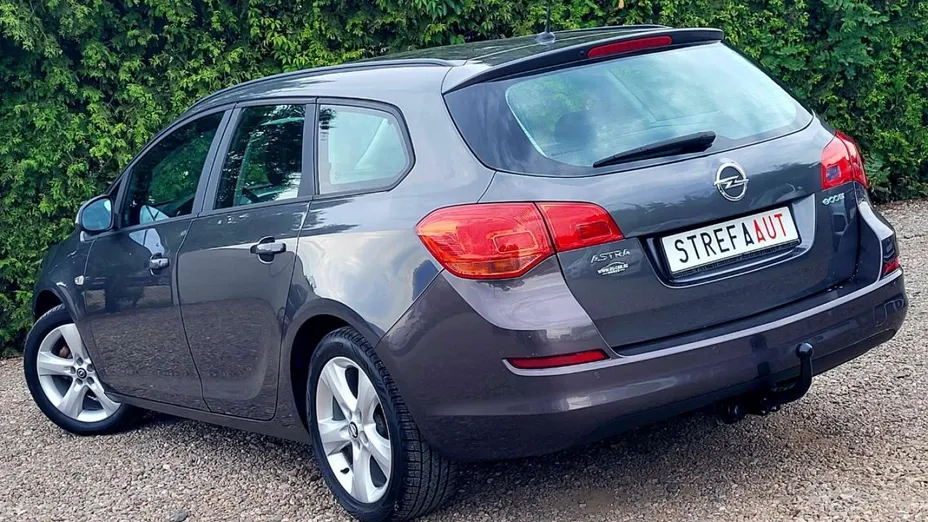 OPEL Astra -